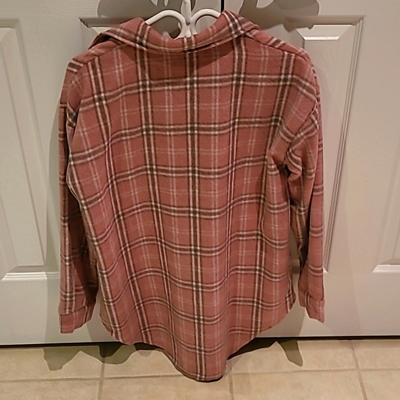 Shacket - Picture 3 of 6